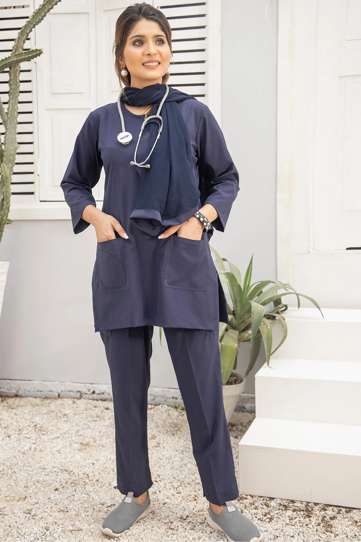 Sprinter Navy - Women - Image 2